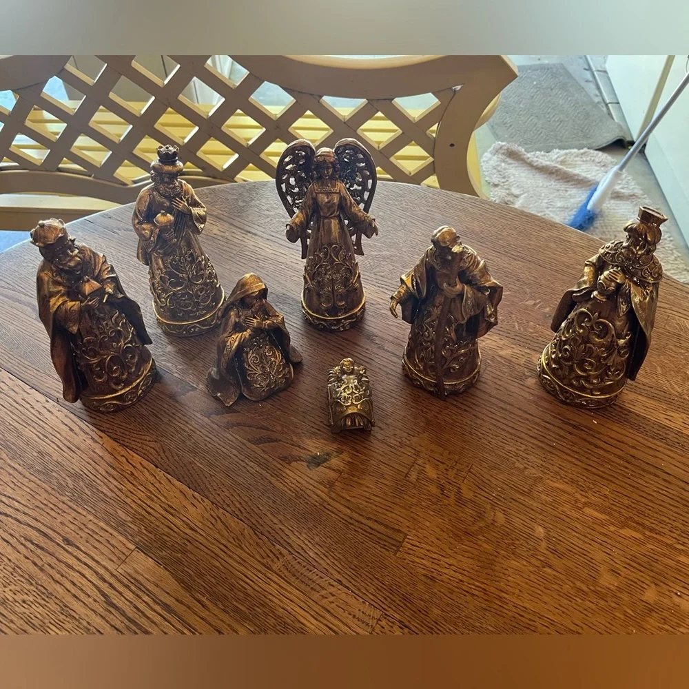 Mark Roberts Gold Nativity Figurine Set of 7